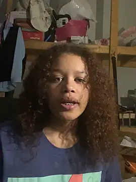 emaluvv online show from 19, 4, 2026