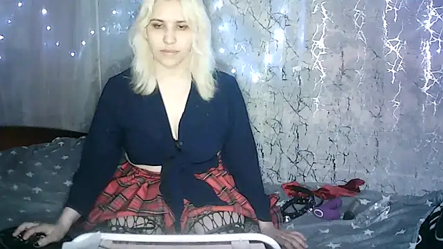 Snapshot of Miiro00 chatting on 5, 5, 2026 Miiro00 online show from 5, 5, 2026
