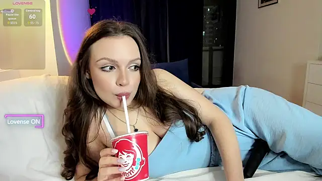 Snapshot of sweettitsbby chatting on 4, 6, 2026 sweettitsbby online show from 4, 6, 2026