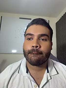 Snapshot of LucaLaurent chatting on 26, 4, 2026 LucaLaurent online show from 26, 4, 2026