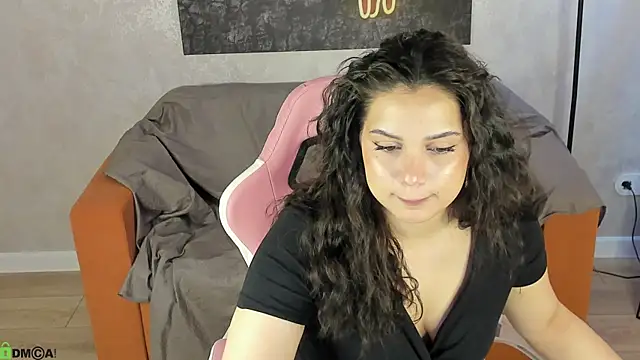 Snapshot of Vivien_Ross chatting on 12, 5, 2026 Vivien Ross online show from 12, 5, 2026
