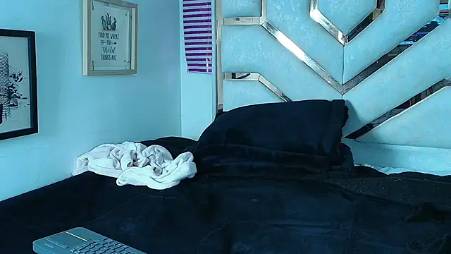 Snapshot of Milf_vero chatting on 30, 4, 2026 Milf vero online show from 30, 4, 2026