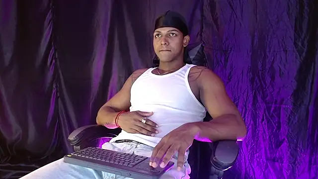 Snapshot of zoriel_bigcock chatting on 9, 5, 2026 zoriel bigcock online show from 9, 5, 2026