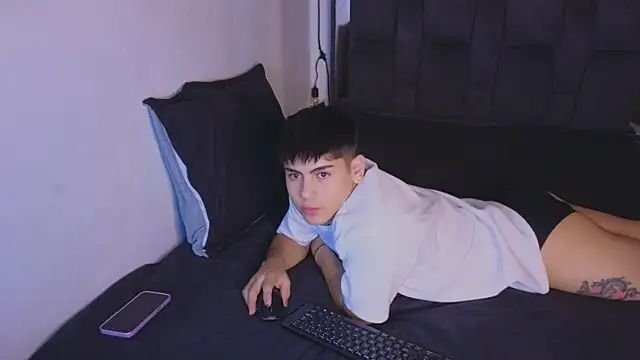 Snapshot of josethariaz25 chatting on 3, 7, 2026 josethariaz25 online show from 3, 7, 2026