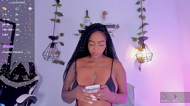 Snapshot of venusmillan22 chatting on 6, 5, 2026 venusmillan22 online show from 6, 5, 2026