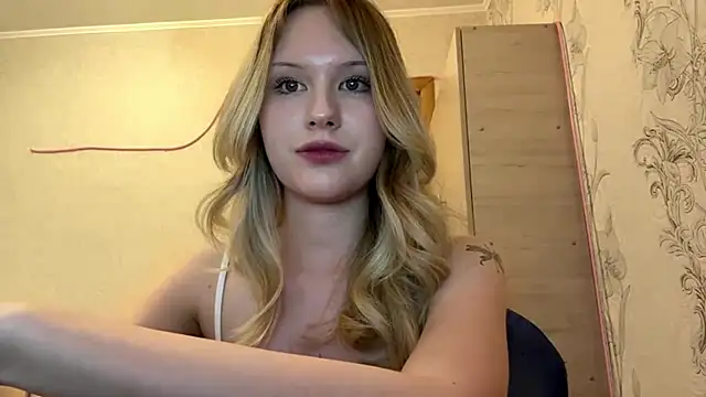 Snapshot of HoneyBlink chatting on 28, 4, 2026 HoneyBlink online show from 28, 4, 2026