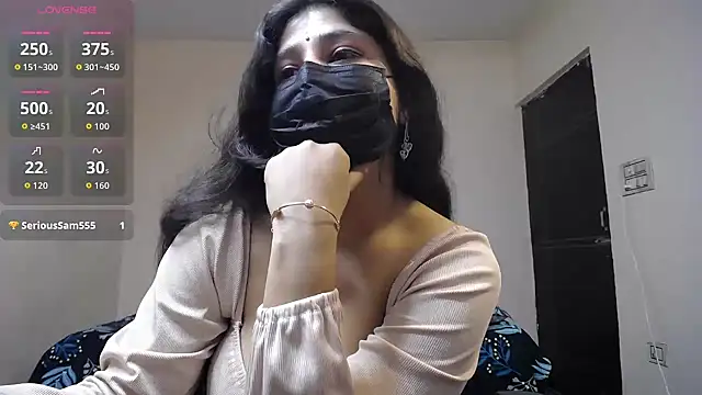 Snapshot of -Queenie chatting on 19, 5, 2026 -Queenie online show from 19, 5, 2026