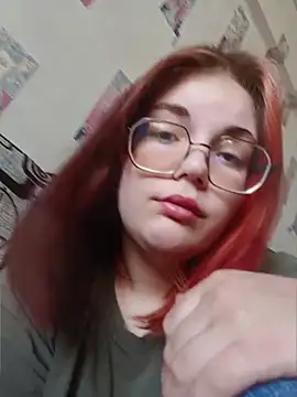 Snapshot of LoisFox chatting on 6, 5, 2026 LoisFox online show from 6, 5, 2026