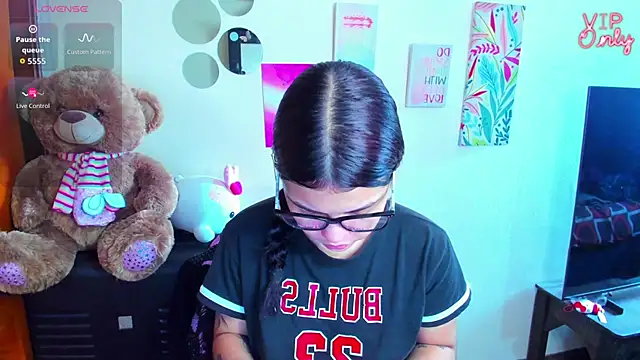 Snapshot of angelina_77 chatting on 28, 5, 2026 angelina 77 online show from 28, 5, 2026