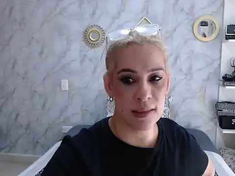 Snapshot of electra_gold chatting on 6, 5, 2026 electra gold online show from 6, 5, 2026
