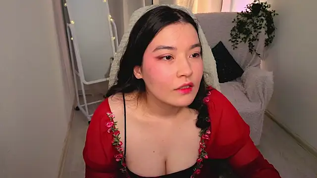 Snapshot of MomoRins chatting on 5, 5, 2026 MomoRins online show from 5, 5, 2026