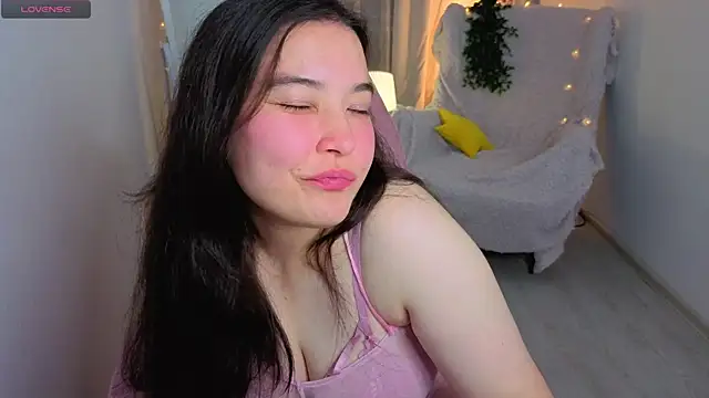 MomoRins online show from 19, 7, 2026