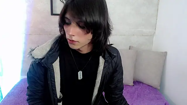 Snapshot of raven_n_matt chatting on 29, 4, 2026 raven n matt online show from 29, 4, 2026