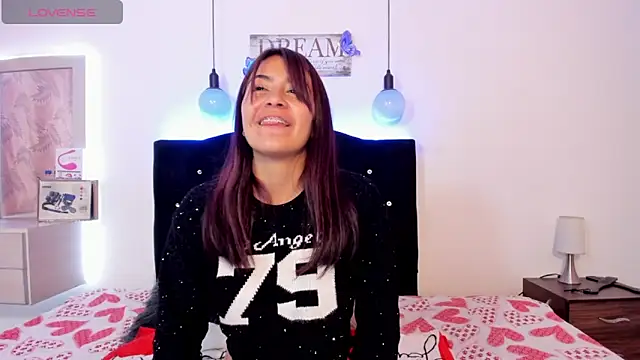 lizz cherry  online show from 20, 5, 2026