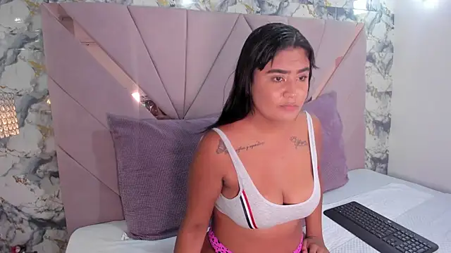 valentina mejiaa  online show from 23, 4, 2026