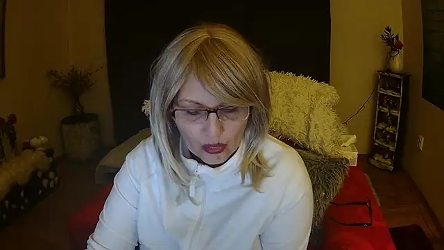 Divineblond online show from 20, 2, 2025