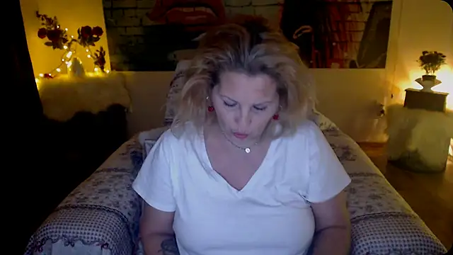 Divineblond online show from 17, 3, 2025