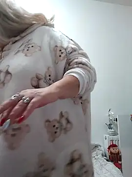 Divineblond online show from 13, 12, 2025