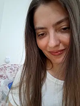 Snapshot of Alba2331 chatting on 5, 5, 2026 Alba2331 online show from 5, 5, 2026