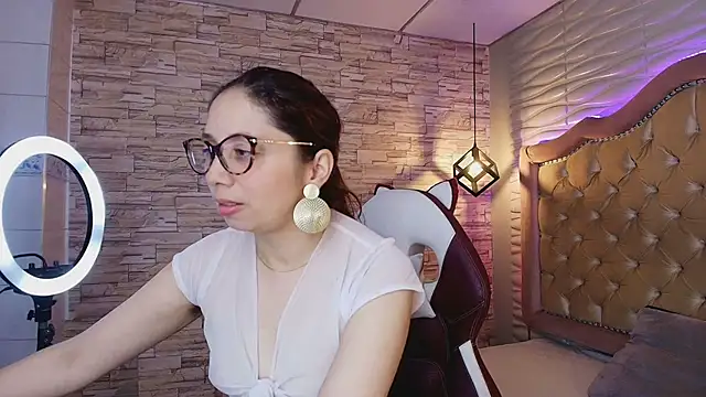Snapshot of stephaniesun_ chatting on 27, 4, 2026 stephaniesun online show from 27, 4, 2026