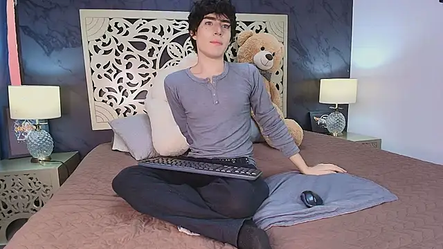 Snapshot of DemonFoxx chatting on 30, 4, 2026 DemonFoxx online show from 30, 4, 2026