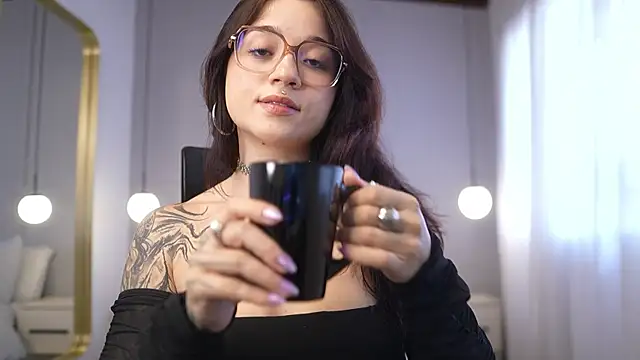 Snapshot of Charlotte_Rossee chatting on 12, 5, 2026 Charlotte Rossee online show from 12, 5, 2026