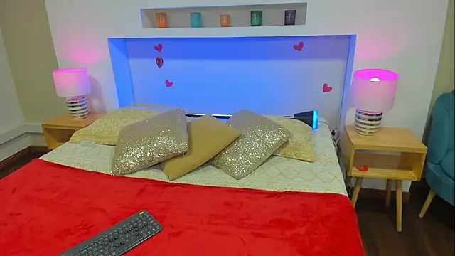 Snapshot of EmmyCastillo chatting on 5, 6, 2026 EmmyCastillo online show from 5, 6, 2026