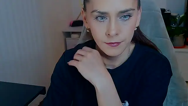 Snapshot of khalessi13 chatting on 12, 5, 2026 khalessi13 online show from 12, 5, 2026