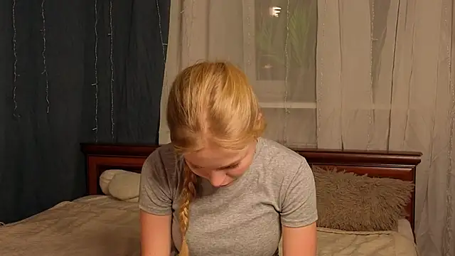 Snapshot of LavonaMadlem chatting on 5, 6, 2026 LavonaMadlem online show from 5, 6, 2026