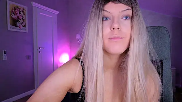 Snapshot of ChristieBlace chatting on 27, 5, 2026 ChristieBlace online show from 27, 5, 2026