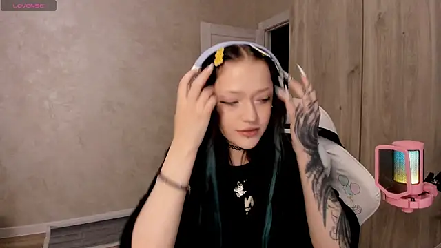 Snapshot of urmelodyy chatting on 5, 8, 2026 urmelodyy online show from 5, 8, 2026