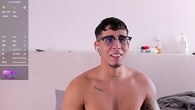 Snapshot of Iamcamilo__ chatting on 30, 4, 2026 Iamcamilo online show from 30, 4, 2026