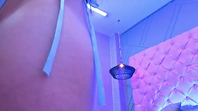Snapshot of Mia-hot- chatting on 26, 5, 2026 Mia-hot- online show from 26, 5, 2026