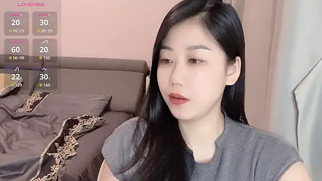 Snapshot of F-Yuwei chatting on 30, 5, 2026 F-Yuwei online show from 30, 5, 2026