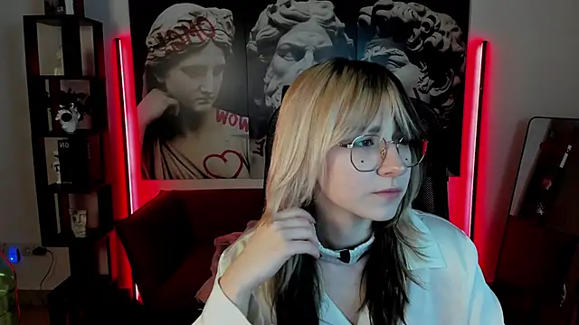 Snapshot of NyxCalderra chatting on 24, 5, 2026 NyxCalderra online show from 24, 5, 2026