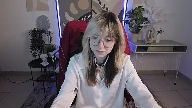 Snapshot of NyxCalderra chatting on 6, 6, 2026 NyxCalderra online show from 6, 6, 2026