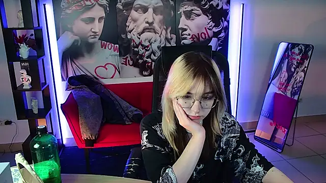 Snapshot of NyxCalderra chatting on 8, 6, 2026 NyxCalderra online show from 8, 6, 2026