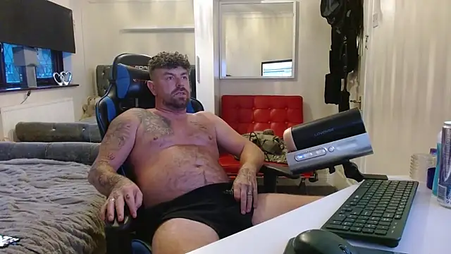 Naughtybihubbyxx online show from 6, 7, 2026