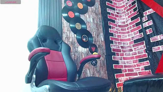Dominatriz Arlette online show from 6, 7, 2026