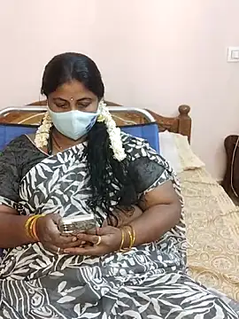 Snapshot of telugu_Geetha40 chatting on 26, 5, 2026 telugu Geetha40 online show from 26, 5, 2026