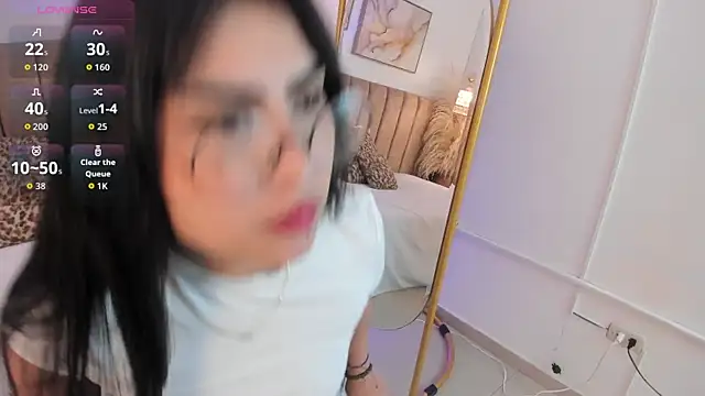 Snapshot of SofiVelvet_ chatting on 8, 5, 2026 SofiVelvet online show from 8, 5, 2026