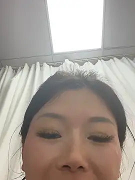 Snapshot of milkwine chatting on 2, 6, 2026 milkwine online show from 2, 6, 2026
