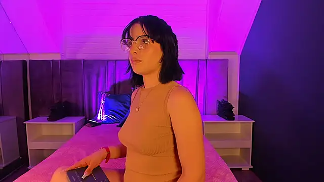 Snapshot of Azahara_18 chatting on 1, 5, 2026 Azahara 18 online show from 1, 5, 2026