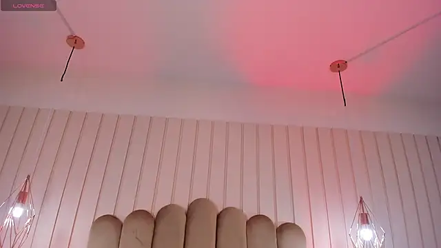 nicki-west online show from 6, 6, 2026
