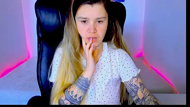 Snapshot of Natali_Secret chatting on 9, 5, 2026 Natali Secret online show from 9, 5, 2026