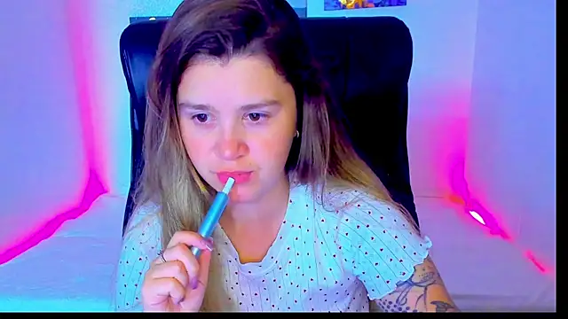 Snapshot of Natali_Secret chatting on 4, 8, 2026 Natali Secret online show from 4, 8, 2026