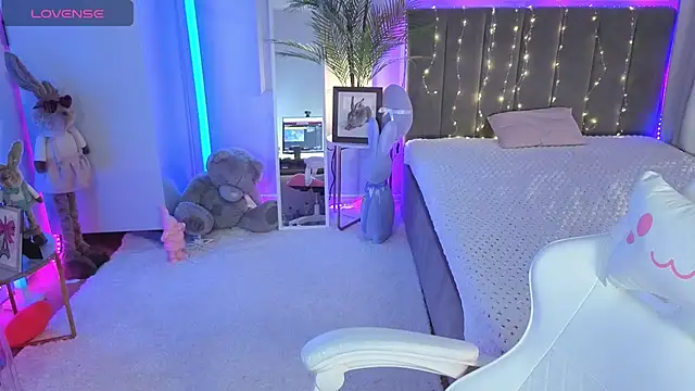 Dayana Mood online show from 5, 6, 2026