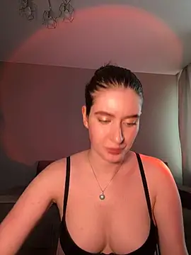 Lili of sin online show from 9, 6, 2026
