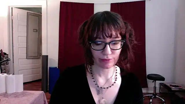 AnnywnBelle online show from 8, 5, 2026