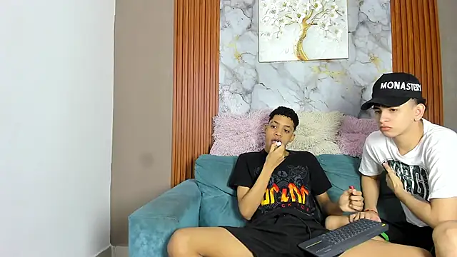 LOVE GUYS1 online show from 18, 5, 2026